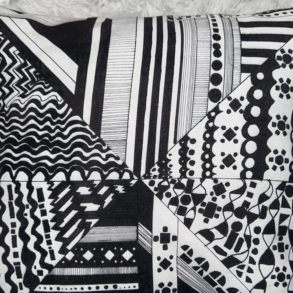 Geometric Black and White Accent Pillow‎ NWOT